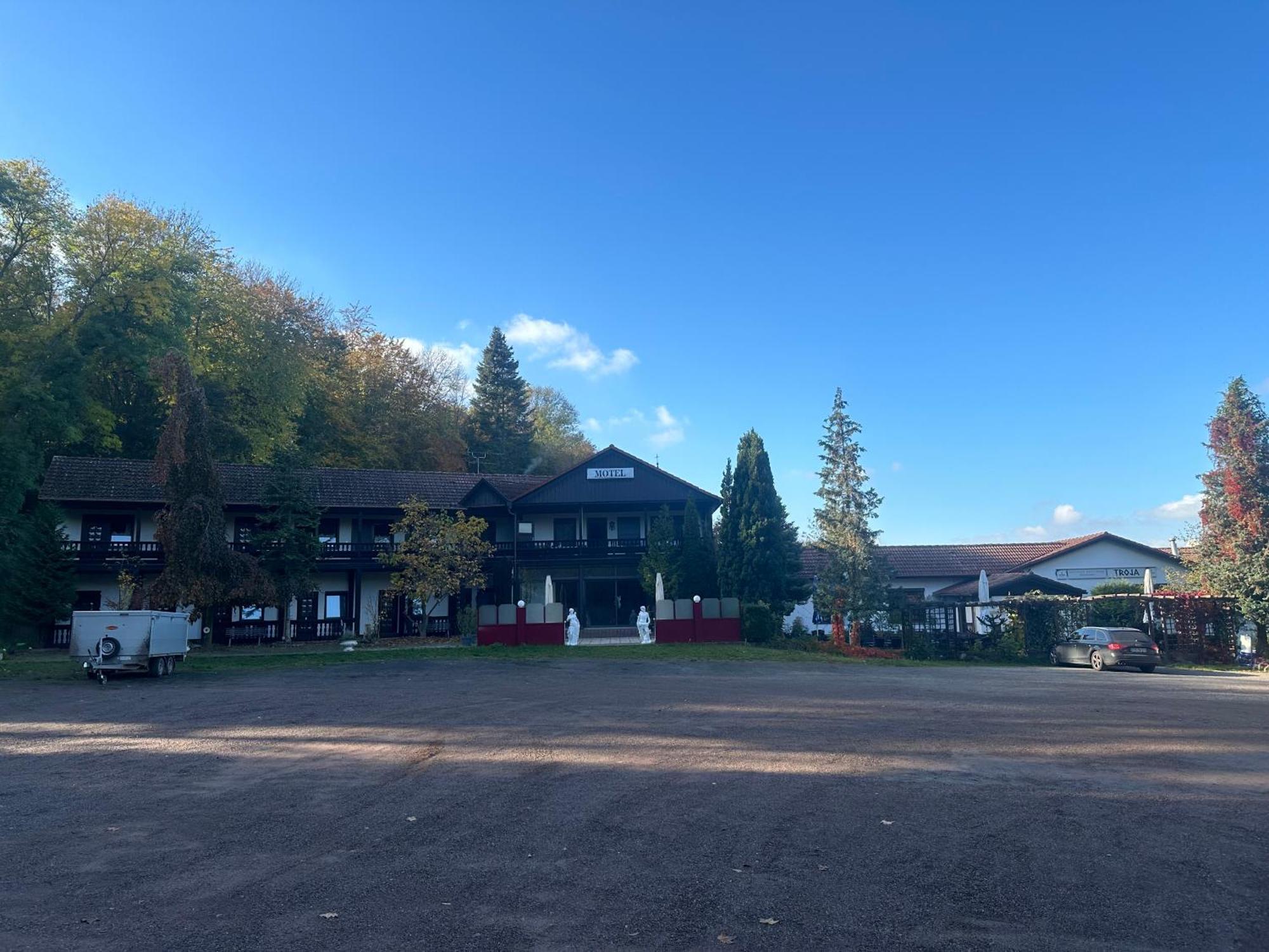 Motel Zur Festwiese Gierstädt Εξωτερικό φωτογραφία