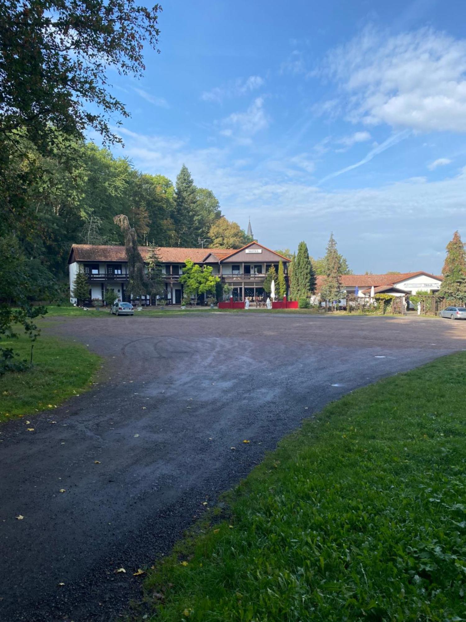 Motel Zur Festwiese Gierstädt Εξωτερικό φωτογραφία