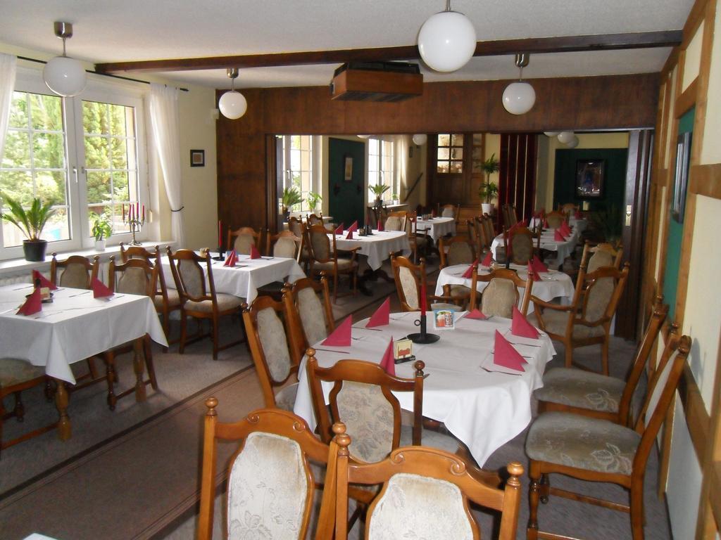 Motel Zur Festwiese Gierstädt Εξωτερικό φωτογραφία