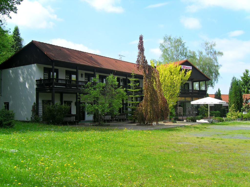 Motel Zur Festwiese Gierstädt Εξωτερικό φωτογραφία